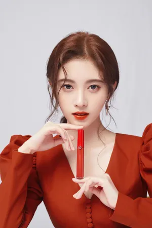 鞠婧祎阿玛尼性感代言写真图片