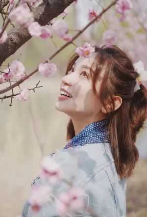 施诗唯美桃花浪漫写真图片_9