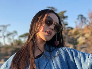 倪妮春日元气自拍照图片_2