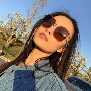 倪妮春日元气自拍照图片_3
