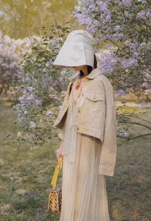 田沅清新甜美写真图片