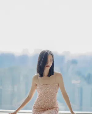 王智吊带裙性感写真图片_2