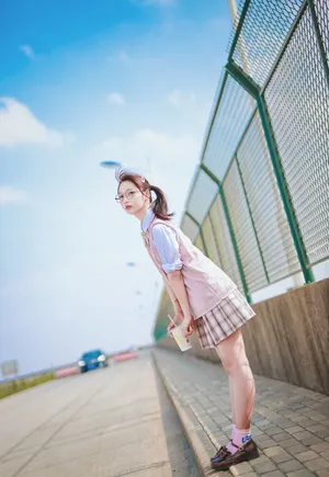 沈莹甜美可爱旅拍照图片_6