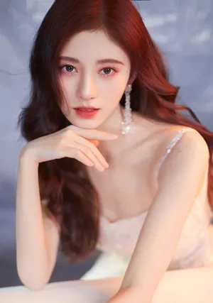 鞠婧祎红发仙气性感写真图片_2