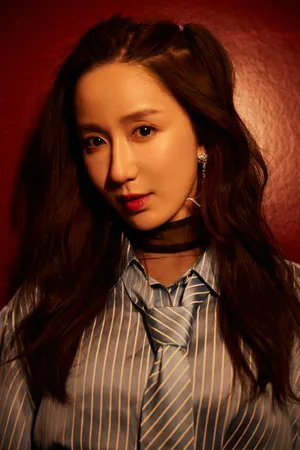 娄艺潇黑裙性感靓丽写真图片_7