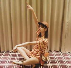 乔欣初夏活力私服照图片