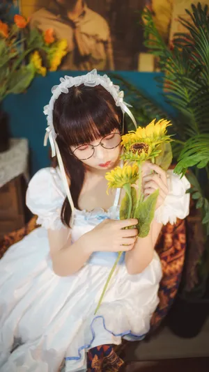 沈莹萝莉装甜美性感写真