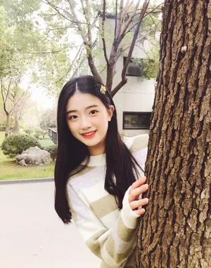 胡馨尹户外甜美可爱写真图片_2