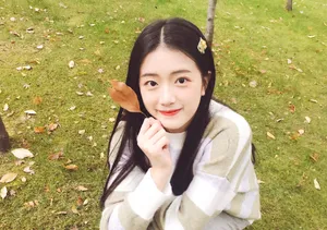胡馨尹户外甜美可爱写真图片_3