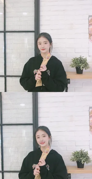 胡馨尹甜美生活自拍照图片_2