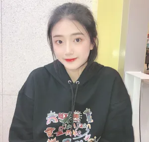 胡馨尹甜美生活自拍照图片_4