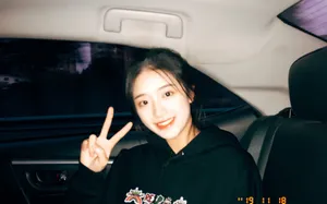 胡馨尹甜美生活自拍照图片_7