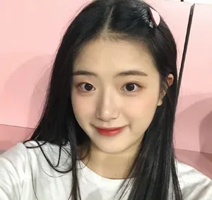 胡馨尹俏皮居家自拍照图片_7
