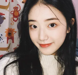 胡馨尹俏皮居家自拍照图片_9
