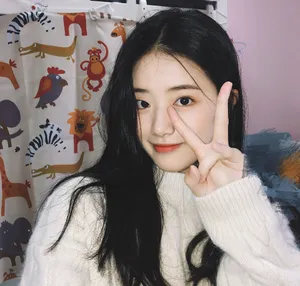 胡馨尹俏皮居家自拍照图片_12