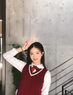 胡馨尹学院风校服写真_1