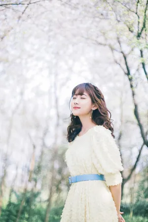 李艺彤清新甜美写真图片_1