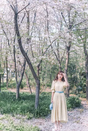 李艺彤清新甜美写真图片_4