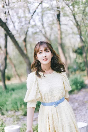 李艺彤清新甜美写真图片_5