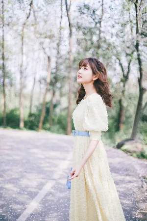 李艺彤清新甜美写真图片_6
