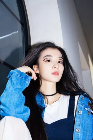 王楚然时髦个性写真图片