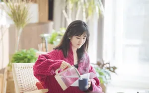 谢娜树莓色毛衣清秀图片_3