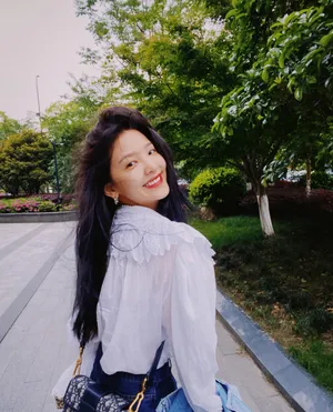 章若楠清秀甜美自拍图片_5