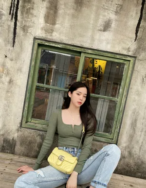 欧阳娜娜元气少女感私服图片_2