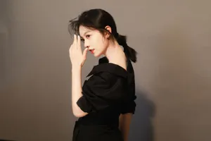 赵今麦明艳动人花絮照图片