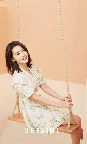 李沁轻盈少女风写真图片_12