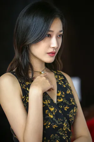 王双性感妩媚写真图片_4