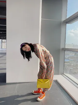 周雨彤印花套装写真图片_3
