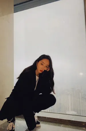 蒋梦婕黑色西装写真图片_4