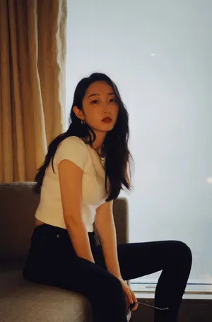 蒋梦婕黑色西装写真图片_7