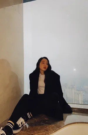 蒋梦婕黑色西装写真图片_8