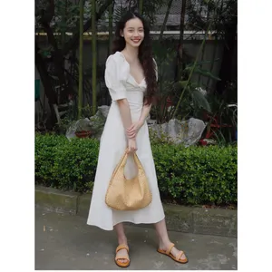 孙伊涵纯白长裙优雅写真图片