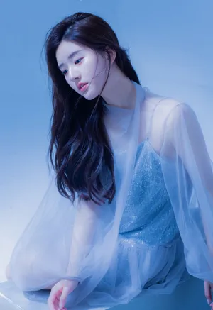 赵露思蓝裙性感唯美写真图片