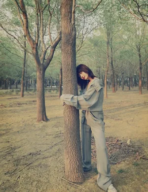 田沅林中随性洒脱写真图片_7