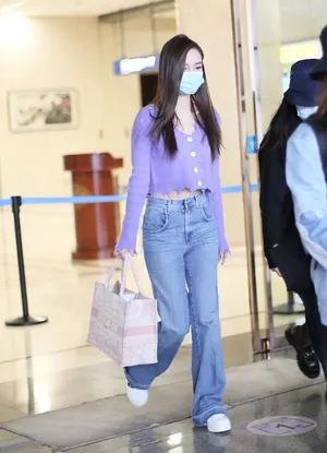 angelababy黑长直机场性感私服图片_6