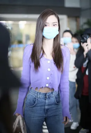 angelababy黑长直机场性感私服图片_7