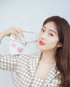 宣璐格纹套装清新俏皮图片