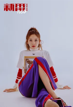 陈瑶波浪刘海甜美养眼图片_10