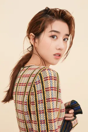 李凯馨格子裙性感写真图片_3