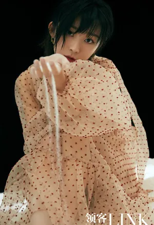 宋伊人短发性感时尚大片写真图片_7