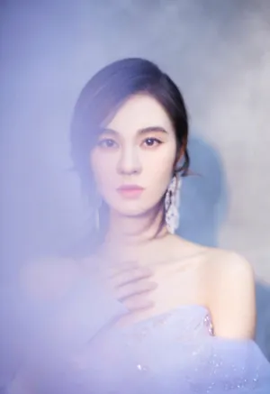 郁可唯紫色纱裙唯美写真图片_2