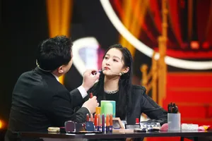 关晓彤职场装干练剧照图片_10