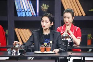 关晓彤职场装干练剧照图片_13