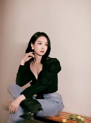 宋茜白皙性感优雅写真图片