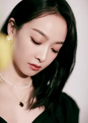 宋茜白皙性感优雅写真图片_8