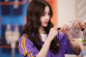 angelababy《巧手神探》甜美剧照图片_8
